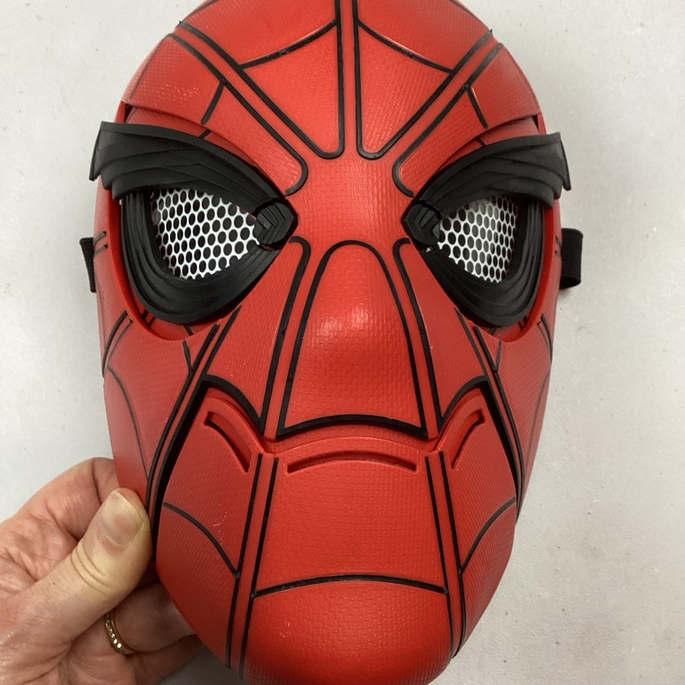 2016 Hasbro Marvel Hard Plastic Spider-Man Youth Halloween Mask - Picture 5 of 10